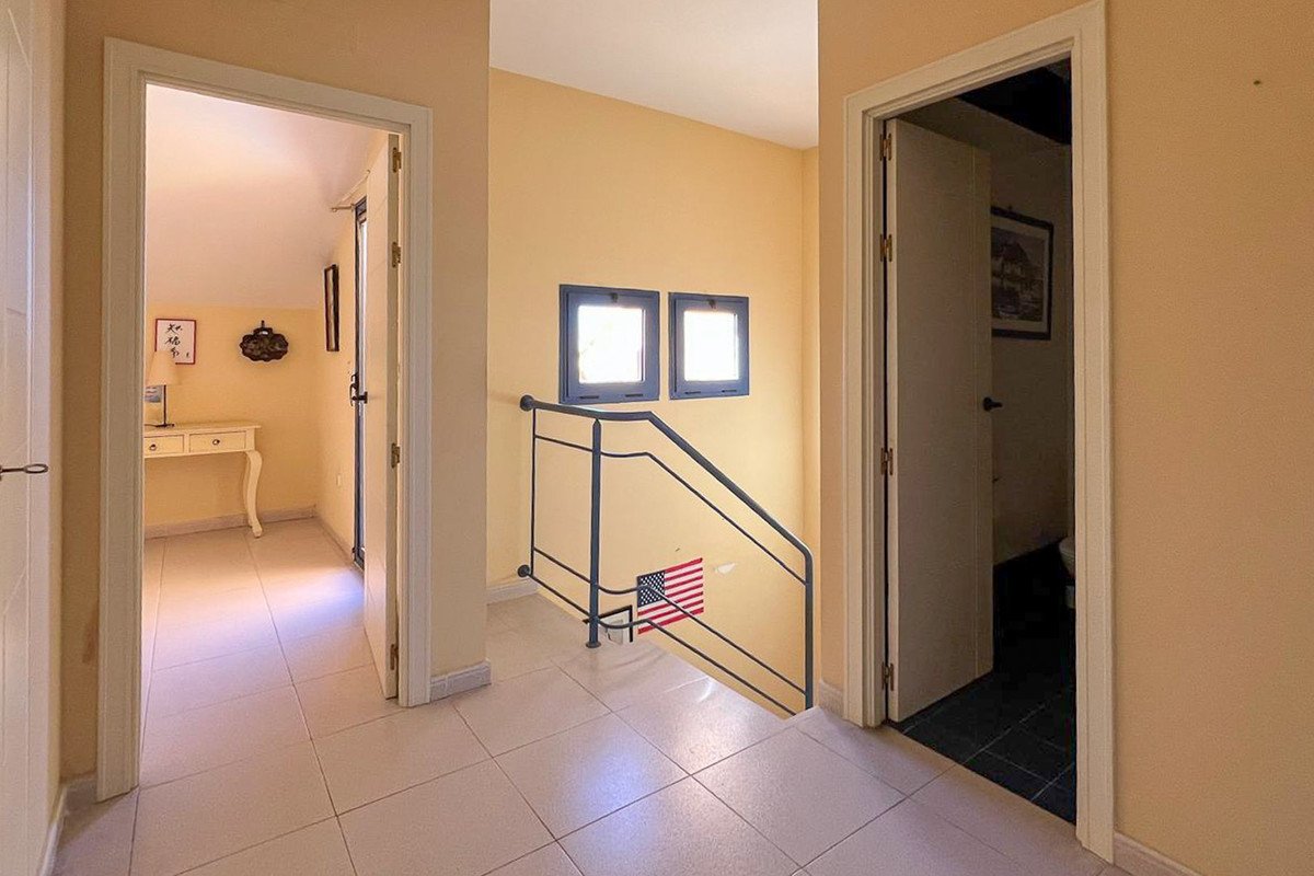 4 Bed Middle Floor Apartment in Denia