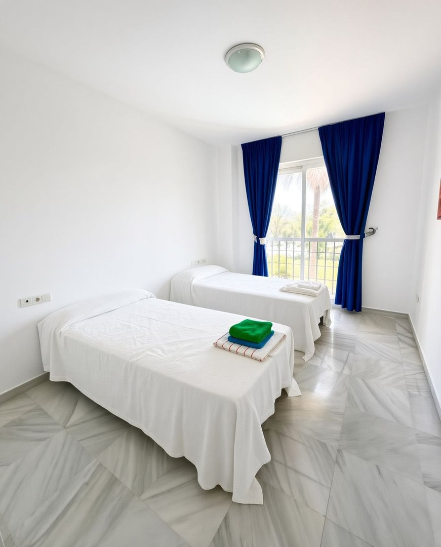 2 Bed Middle Floor Apartment in Nueva Andalucía