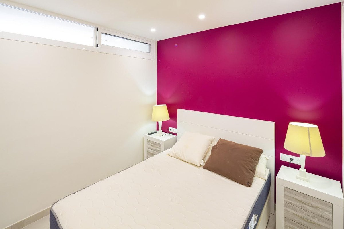 2 Bed Middle Floor Apartment in Nueva Andalucía