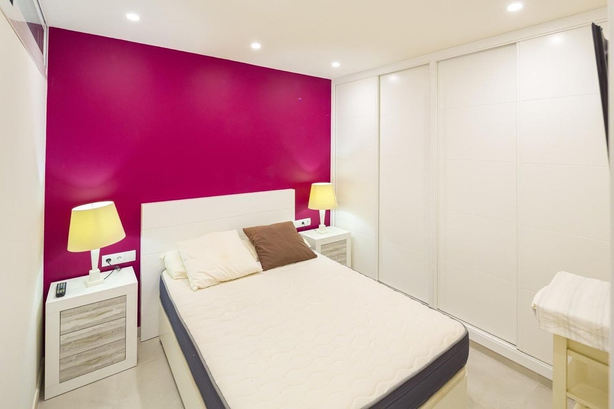 2 Bed Middle Floor Apartment in Nueva Andalucía