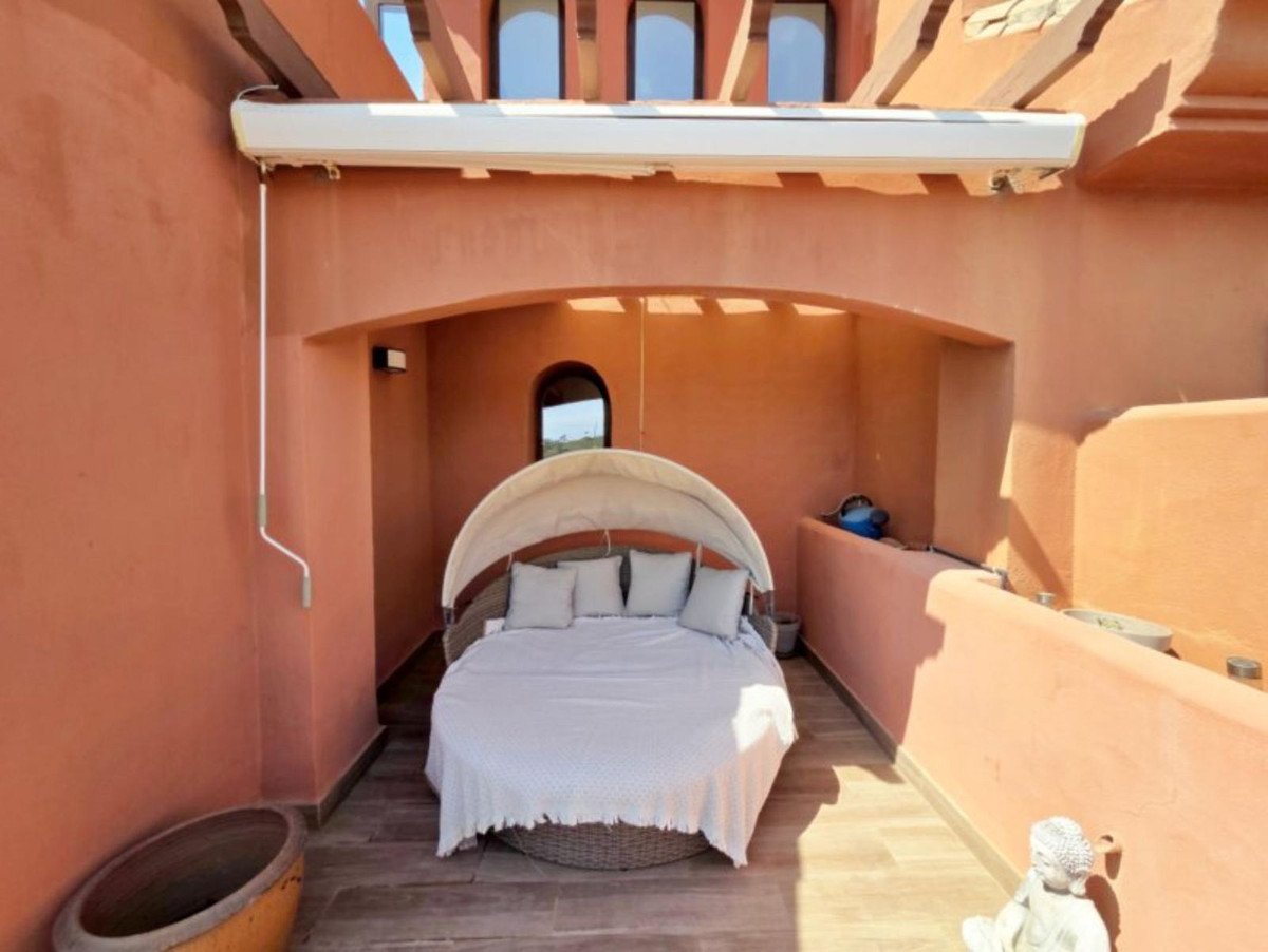 3 Bed Penthouse Duplex in La Duquesa
