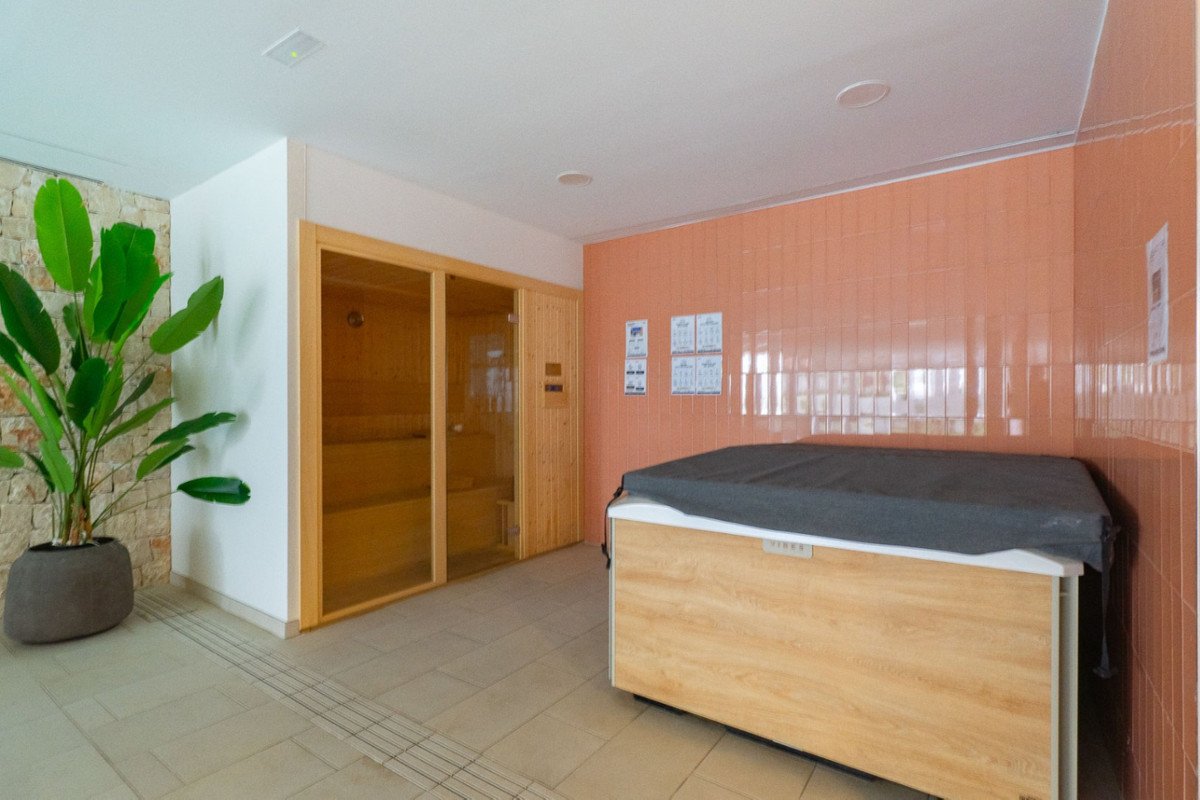 3 Bed Middle Floor Apartment in Javea