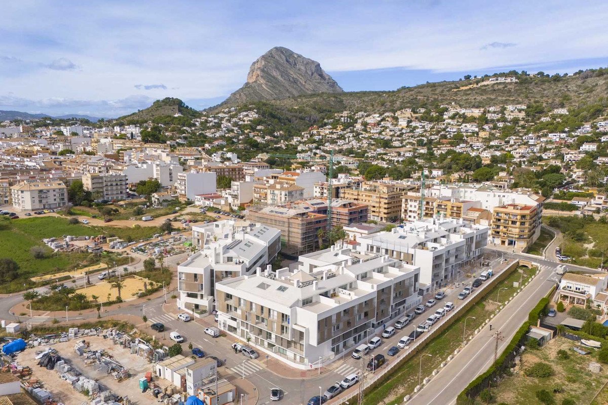 3 Bed Middle Floor Apartment in Javea