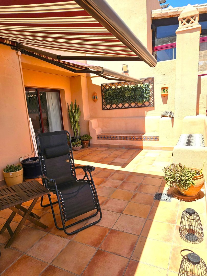 3 Bed Middle Floor Apartment in Calahonda