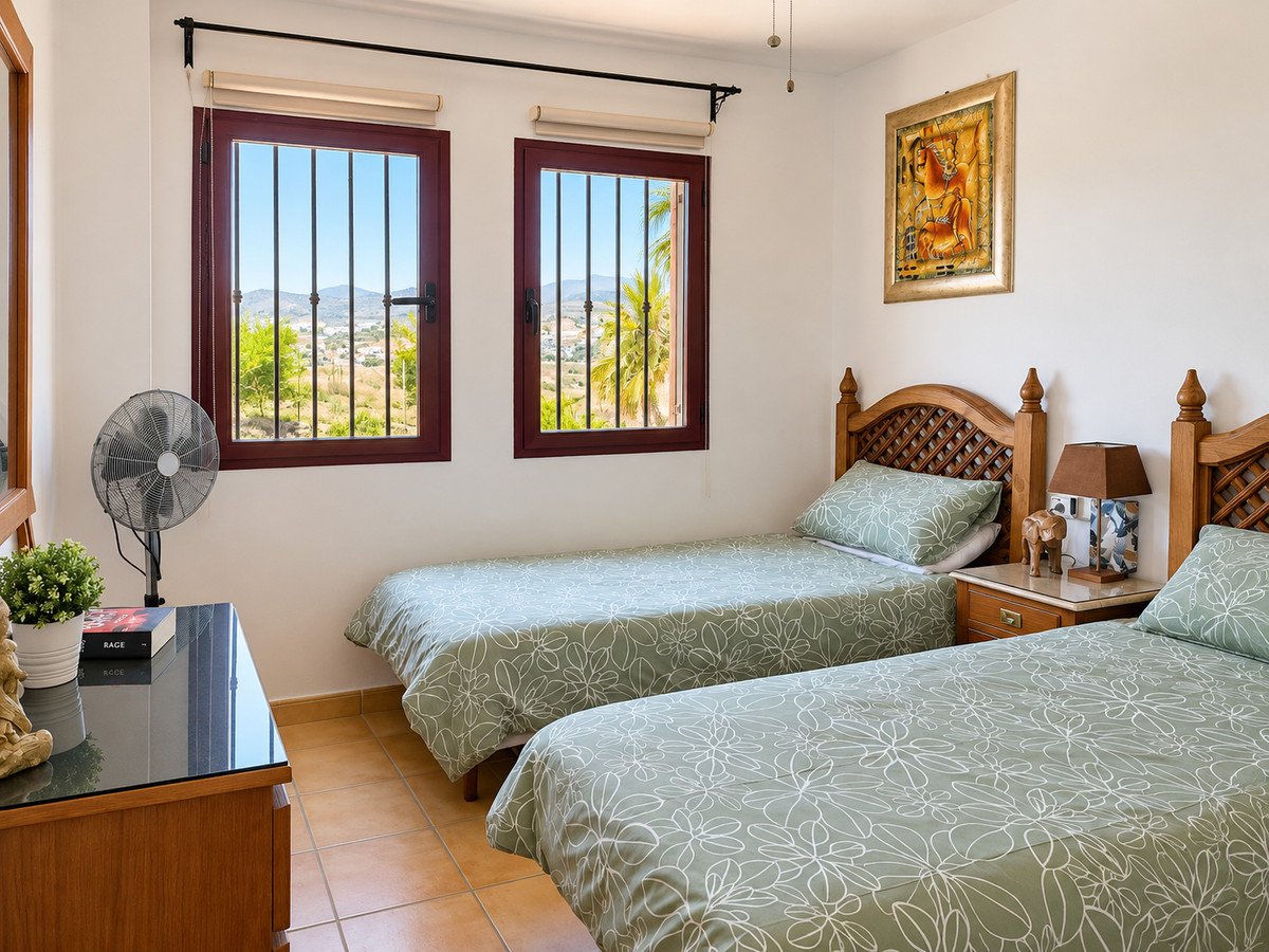 3 Bed Middle Floor Apartment in Calahonda