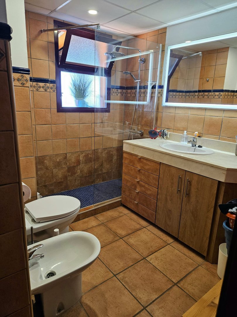 3 Bed Middle Floor Apartment in Calahonda