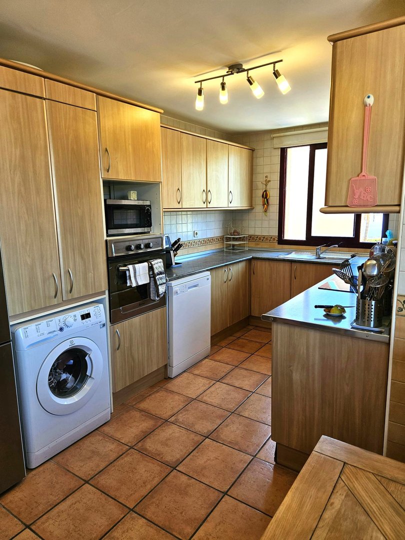 3 Bed Middle Floor Apartment in Calahonda