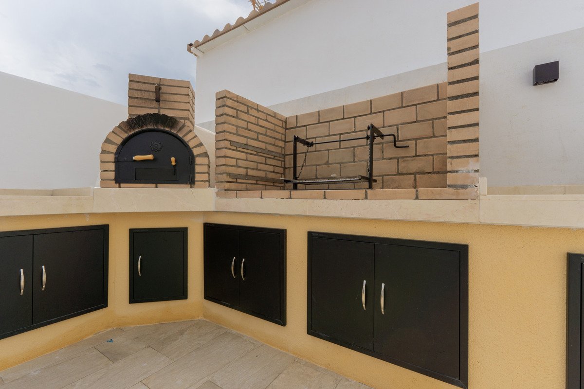 3 Bed Detached Villa in Torrevieja
