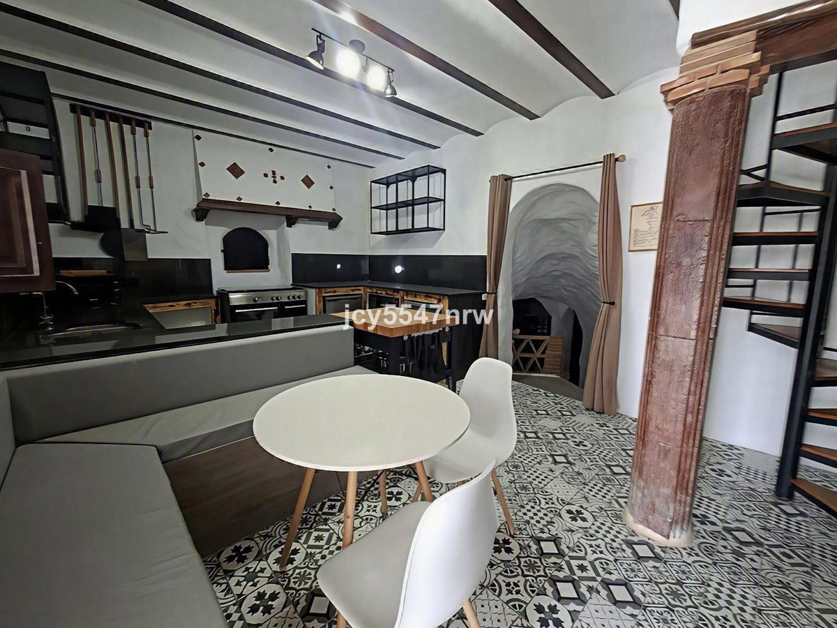 4 Bed Finca - Cortijo in Freila
