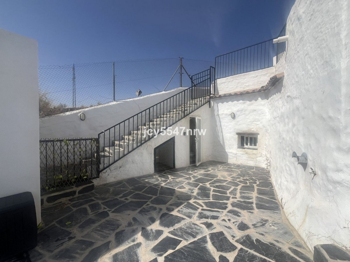 4 Bed Finca - Cortijo in Freila