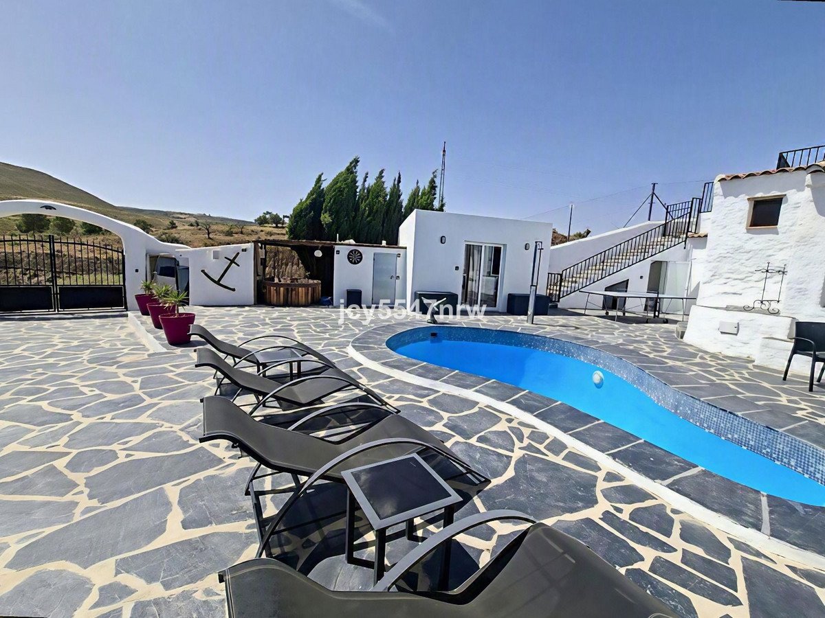 4 Bed Finca - Cortijo in Freila