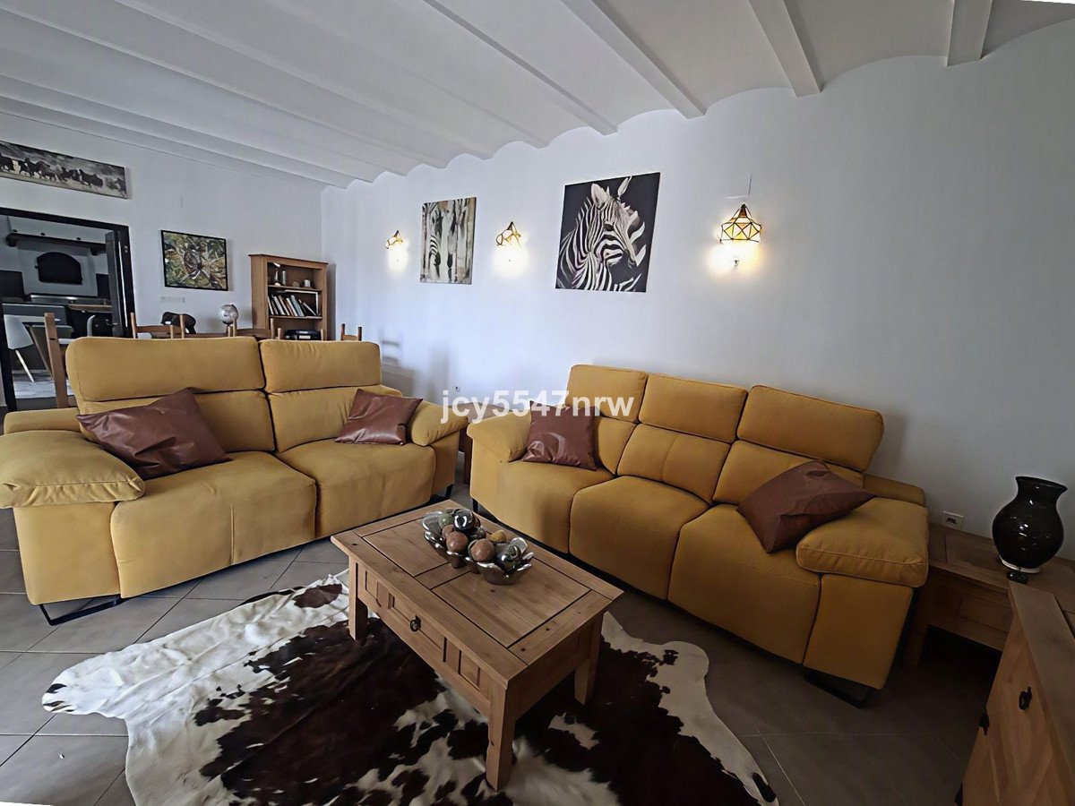 4 Bed Finca - Cortijo in Freila