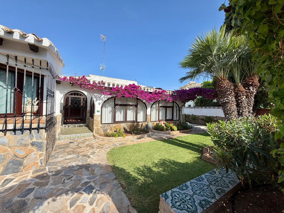 3 Bed Detached Villa in Denia