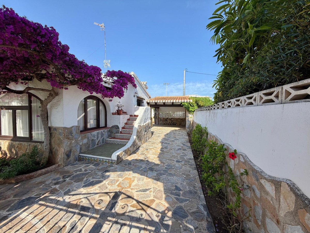3 Bed Detached Villa in Denia
