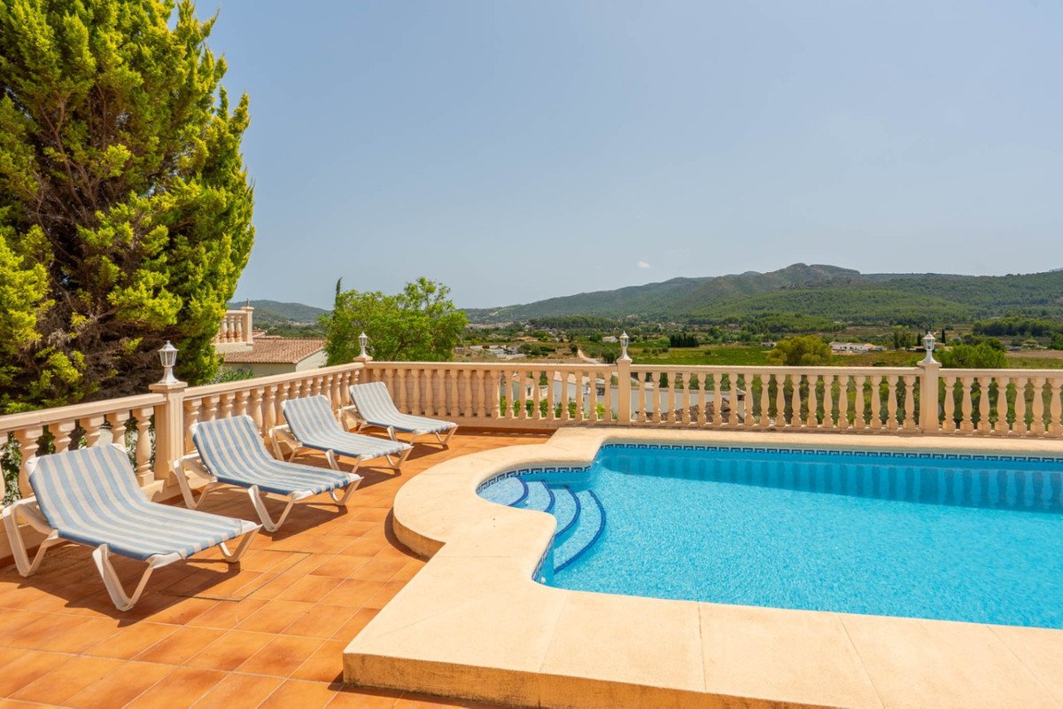 5 Bed Detached Villa in Jalon