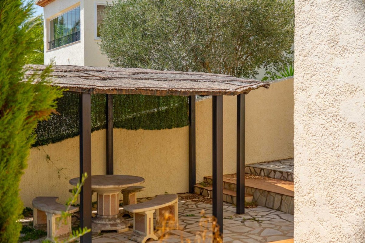 5 Bed Detached Villa in Jalon