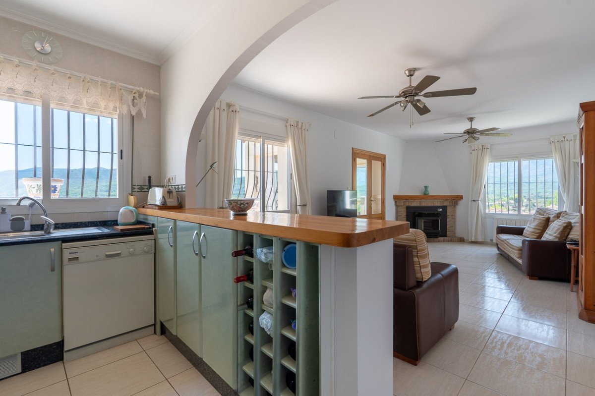 5 Bed Detached Villa in Jalon