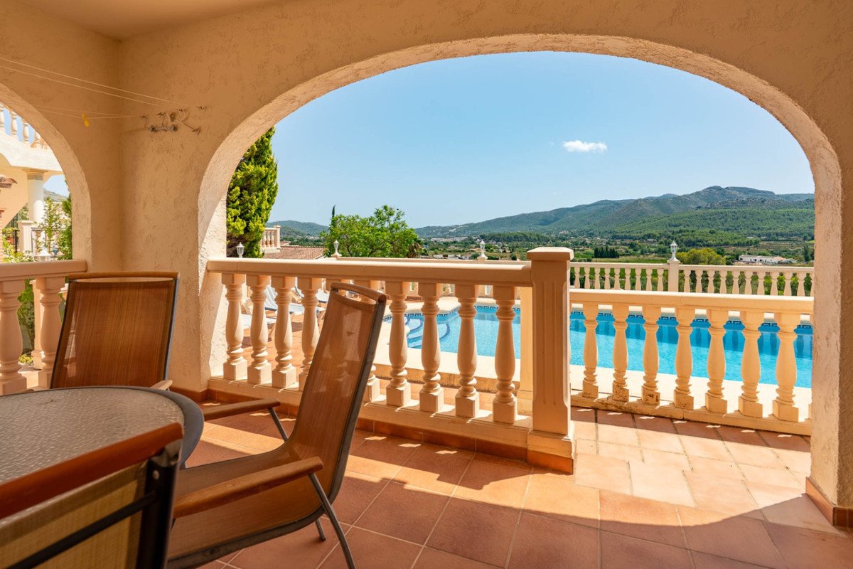 5 Bed Detached Villa in Jalon