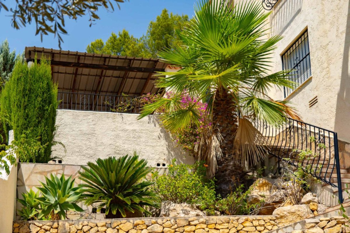 5 Bed Detached Villa in Jalon
