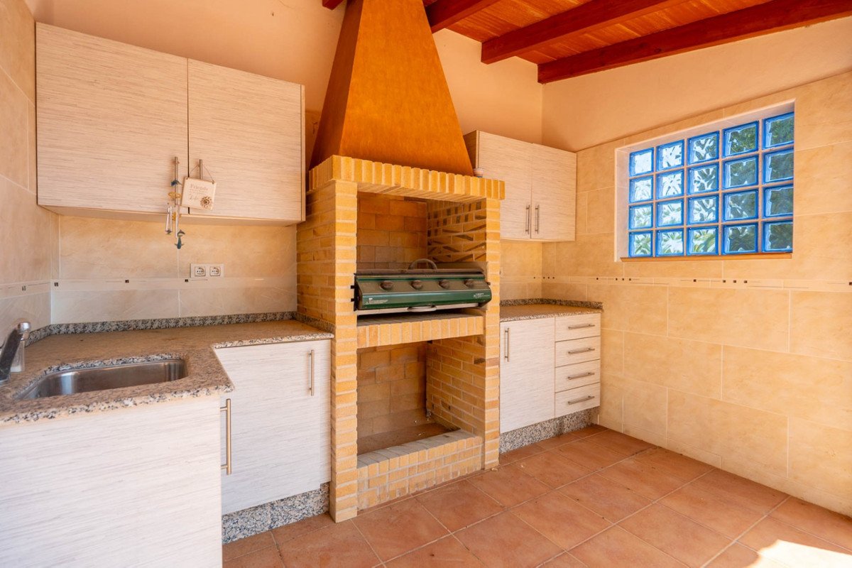 5 Bed Detached Villa in Jalon