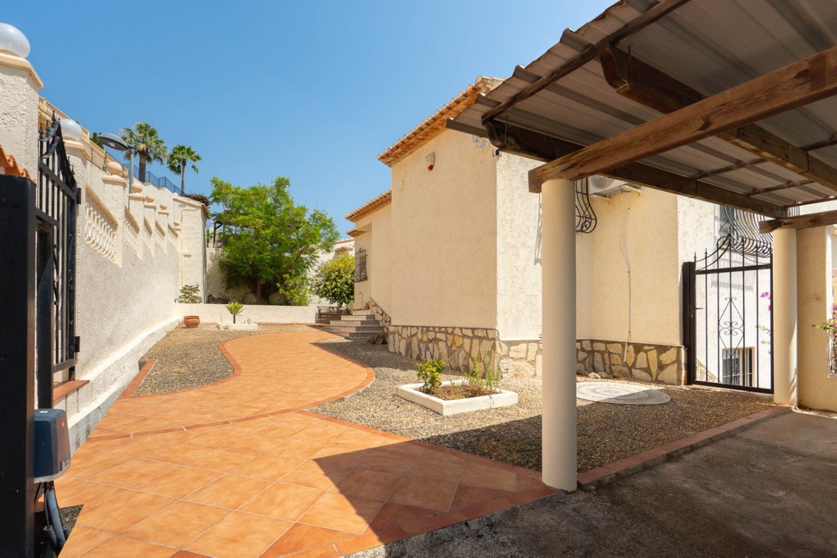 5 Bed Detached Villa in Jalon
