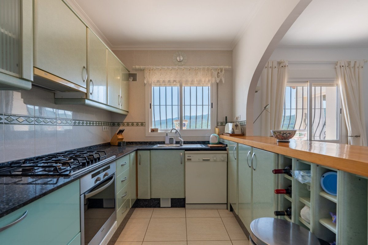 5 Bed Detached Villa in Jalon