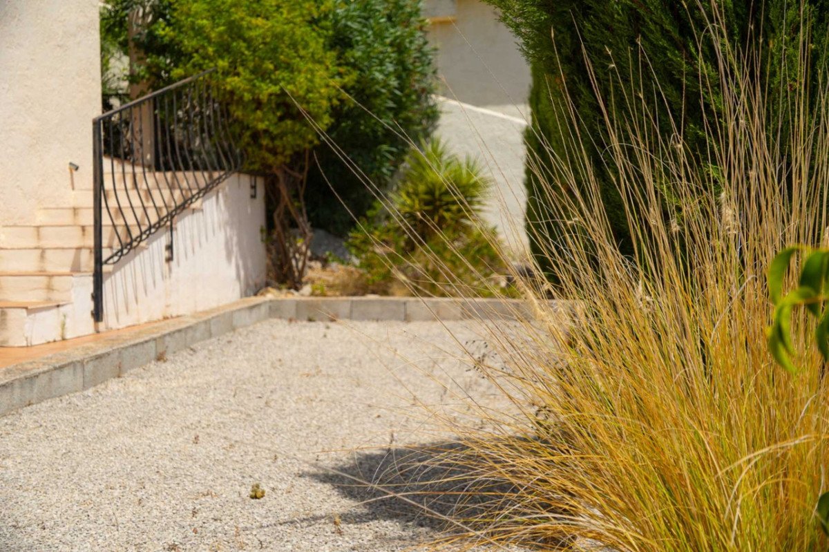 5 Bed Detached Villa in Jalon