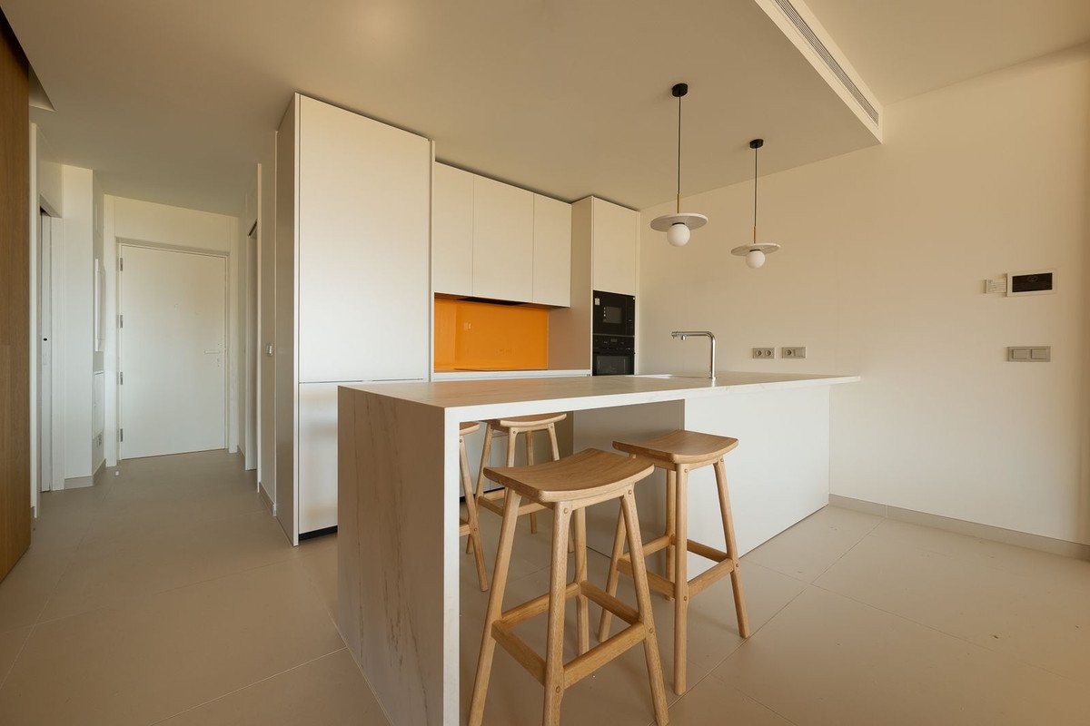 2 Bed Middle Floor Apartment in Fuengirola