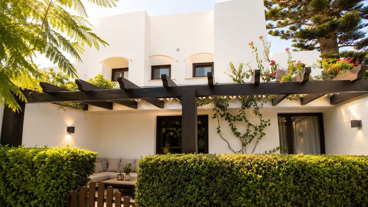 3 Bed Duplex in New Golden Mile