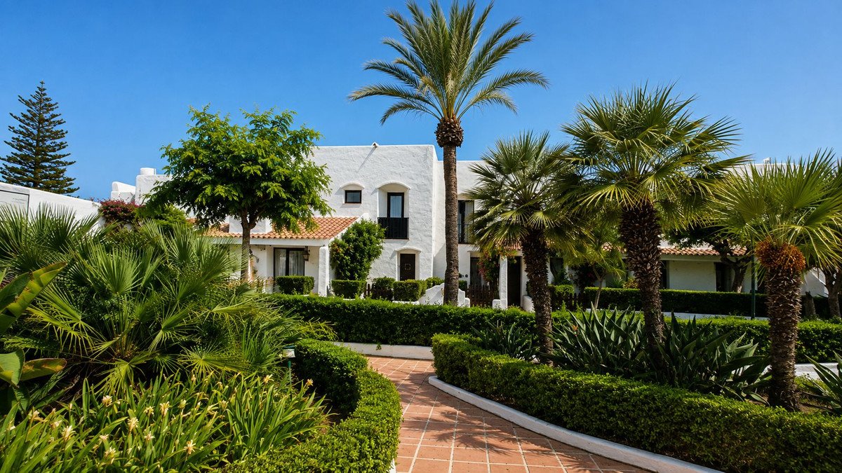 3 Bed Duplex in New Golden Mile