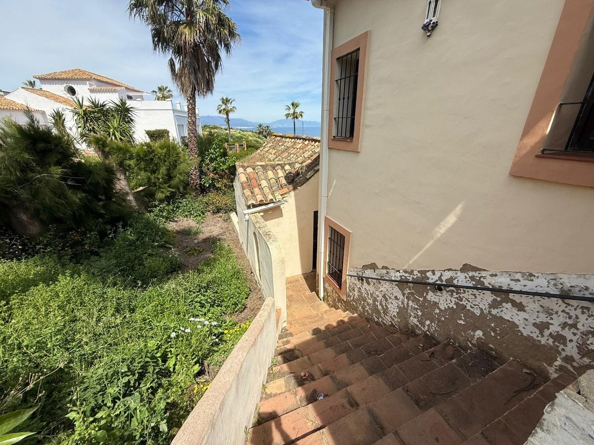 4 Bed Detached Villa in Manilva