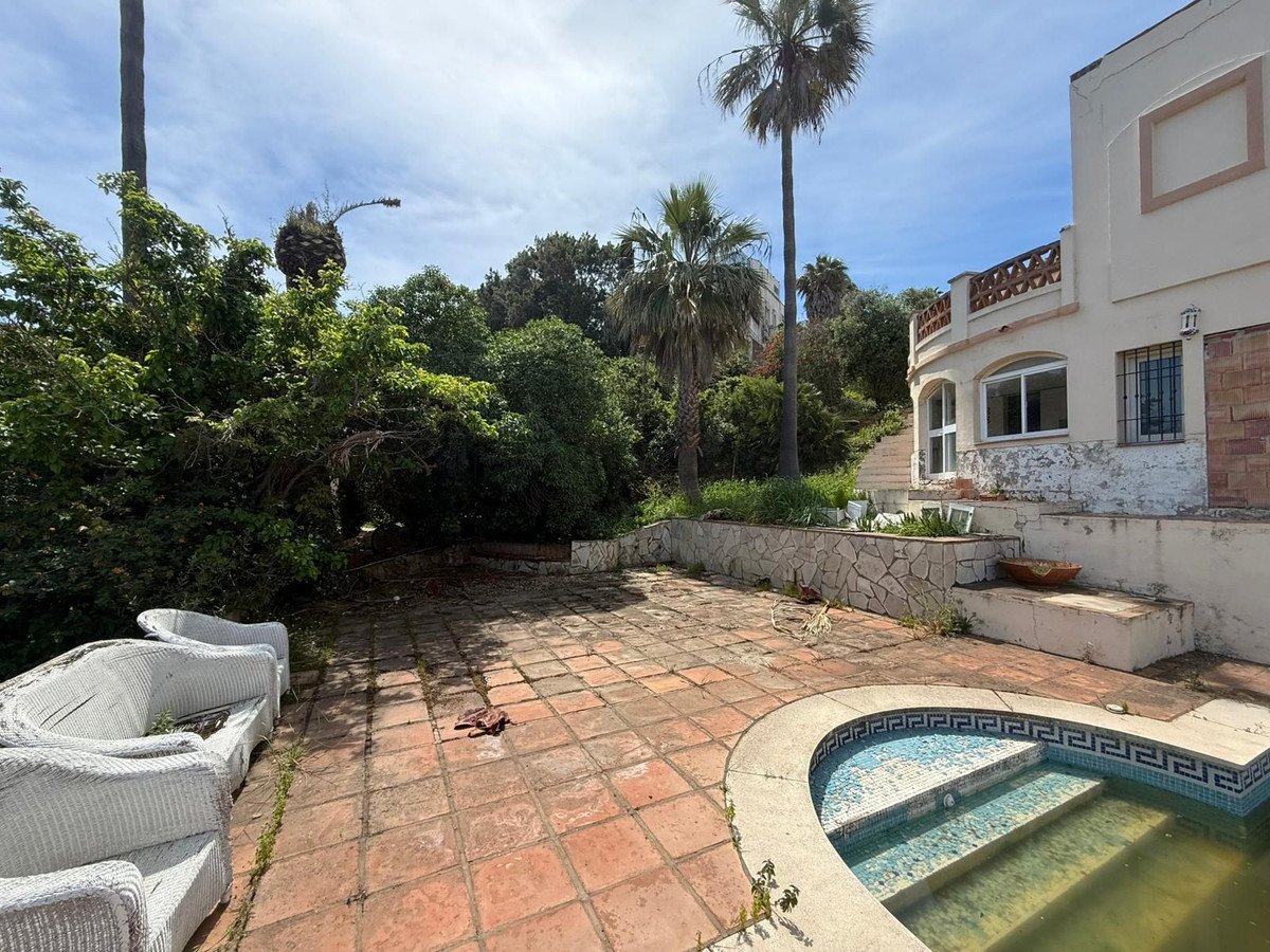 4 Bed Detached Villa in Manilva