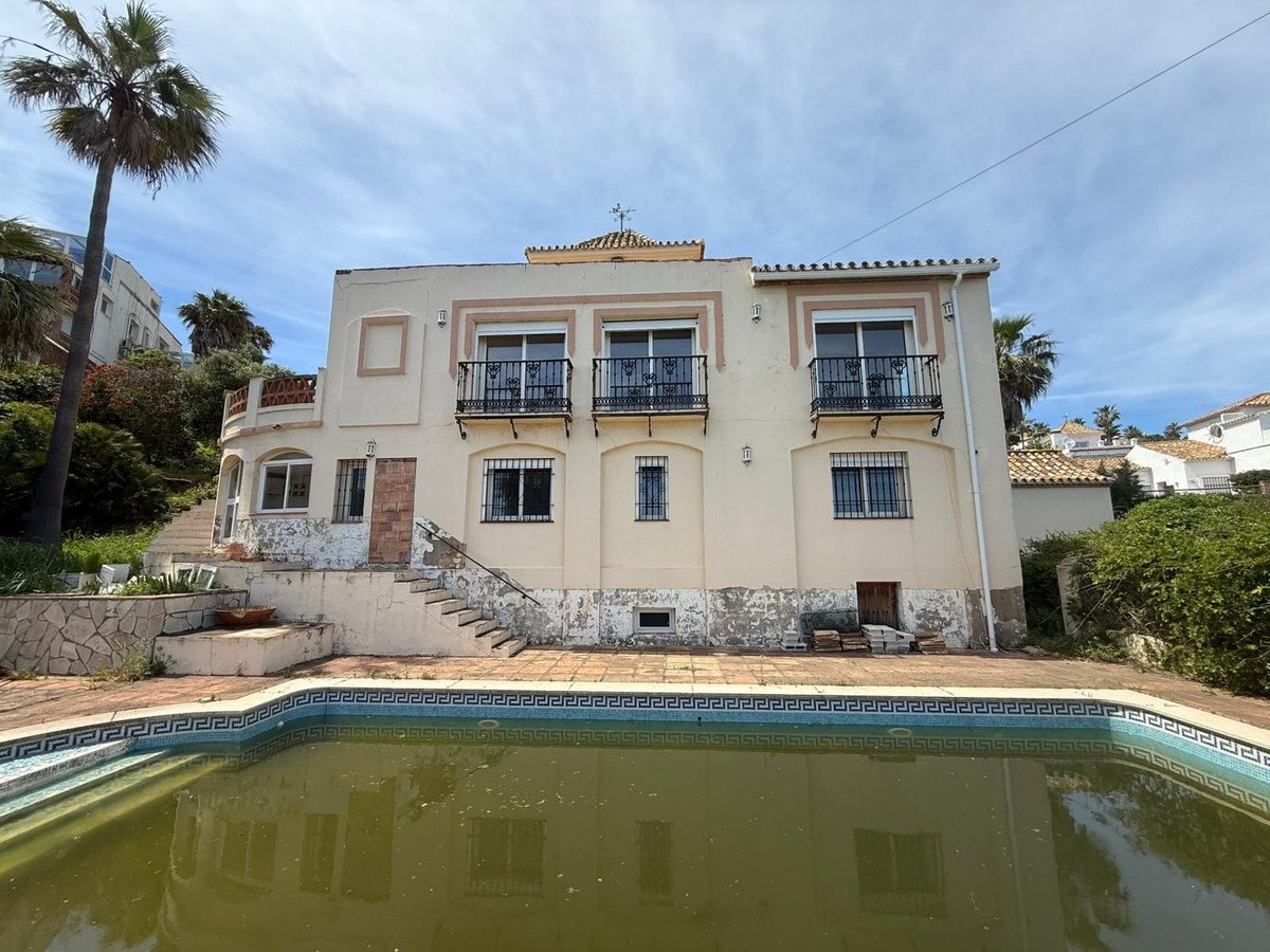 4 Bed Detached Villa in Manilva