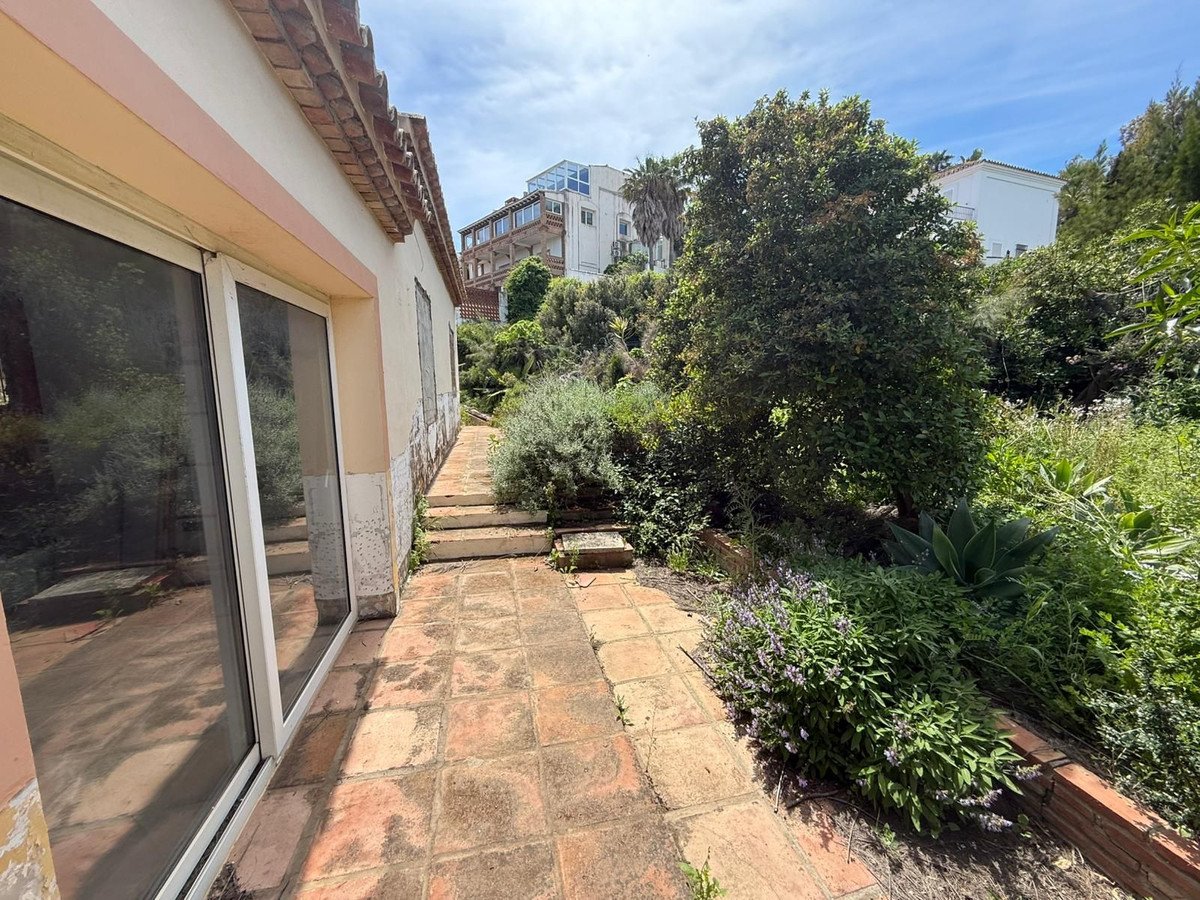 4 Bed Detached Villa in Manilva