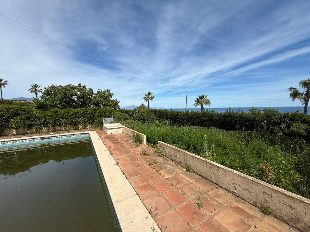 4 Bed Detached Villa in Manilva