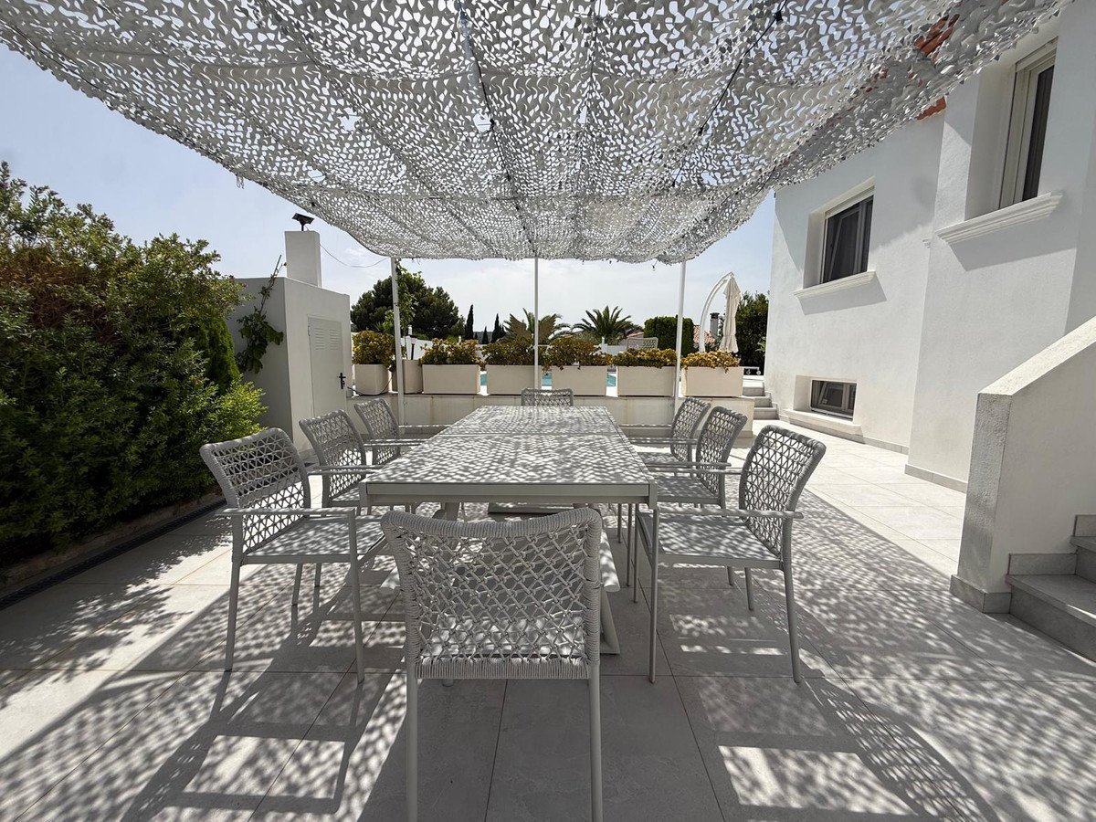 5 Bed Detached Villa in Denia