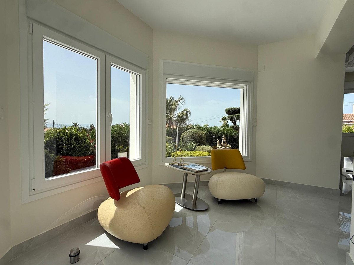 5 Bed Detached Villa in Denia