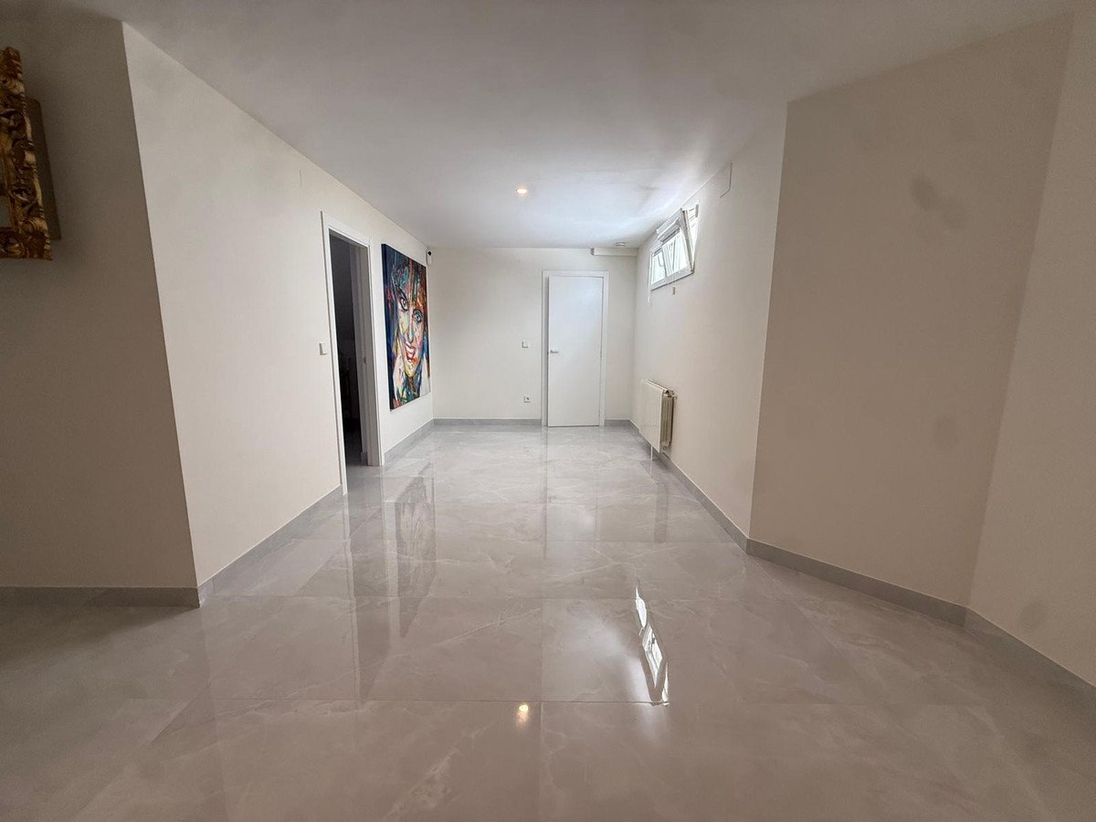 5 Bed Detached Villa in Denia