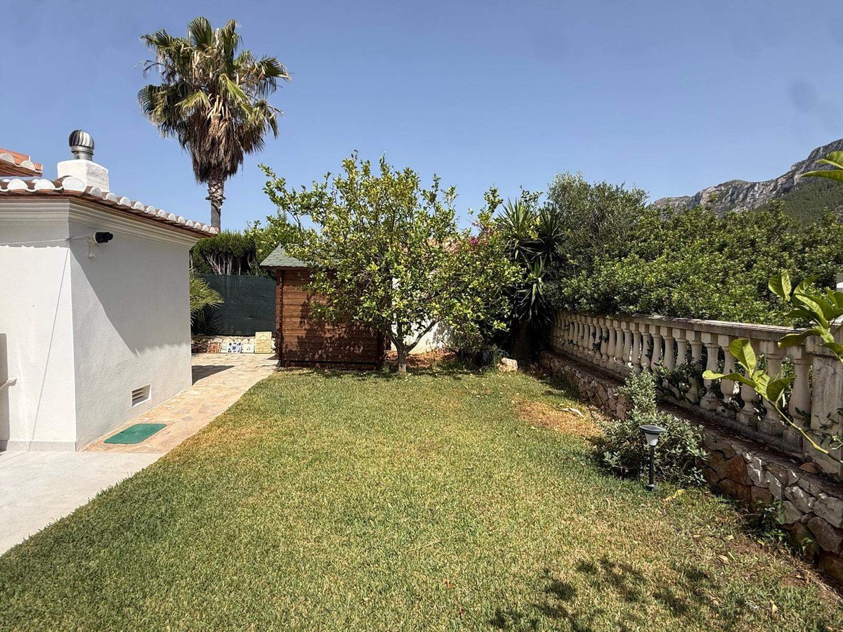 5 Bed Detached Villa in Denia