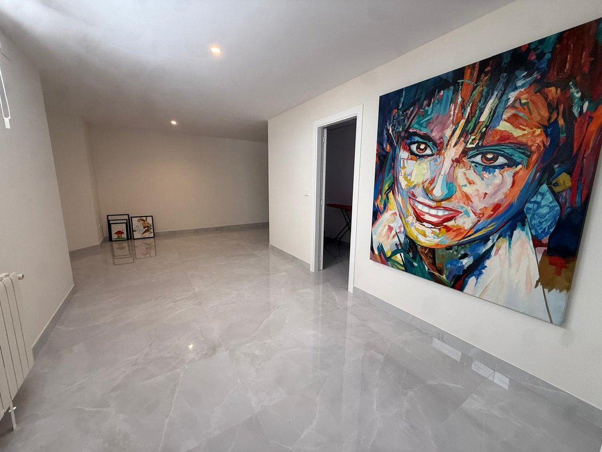 5 Bed Detached Villa in Denia