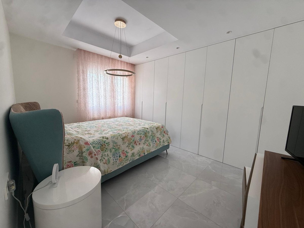 5 Bed Detached Villa in Denia