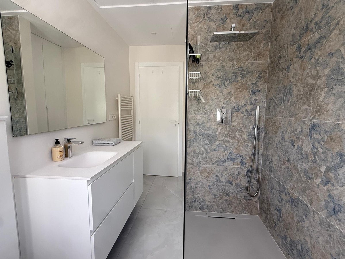 5 Bed Detached Villa in Denia