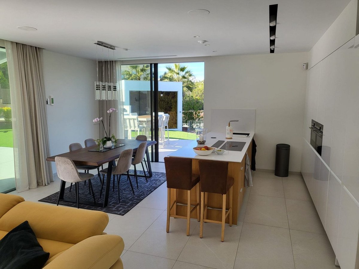 4 Bed Detached Villa in Orihuela