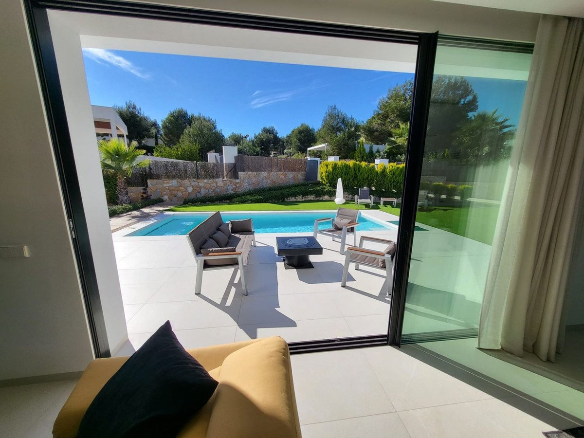 4 Bed Detached Villa in Orihuela