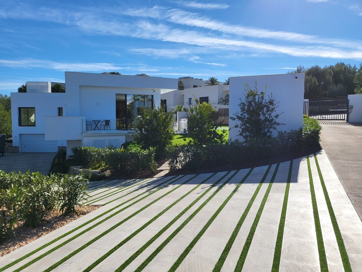 4 Bed Detached Villa in Orihuela