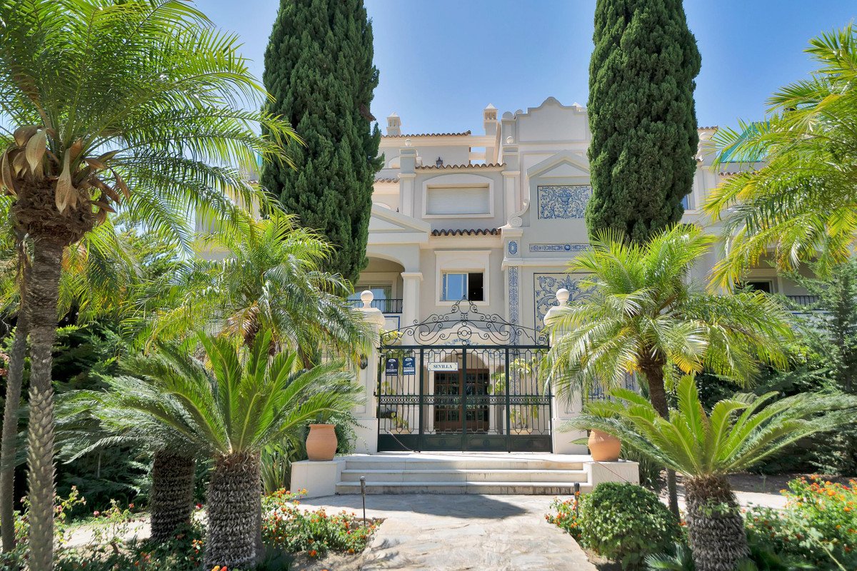 3 Bed Ground Floor Apartment in Marbella