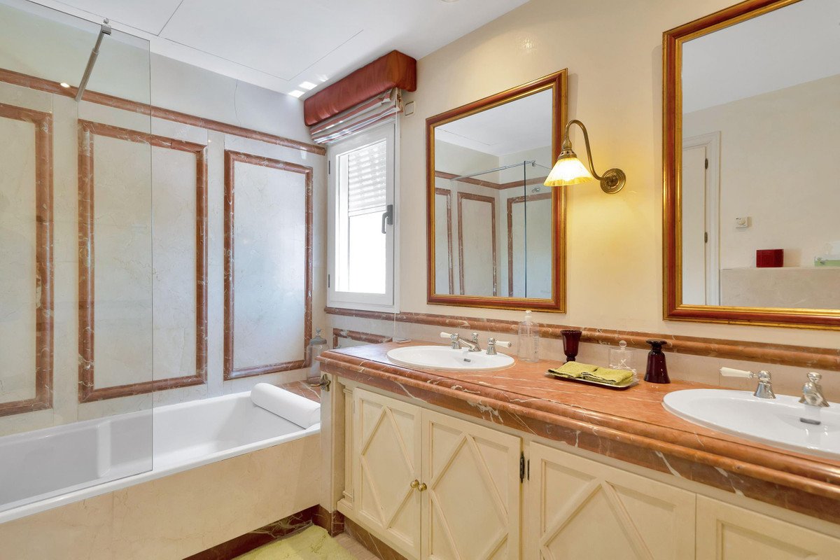 3 Bed Ground Floor Apartment in Marbella