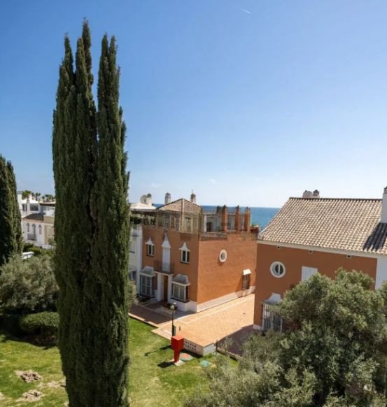 4 Bed Townhouse in Bahía de Marbella