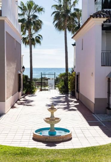4 Bed Townhouse in Bahía de Marbella