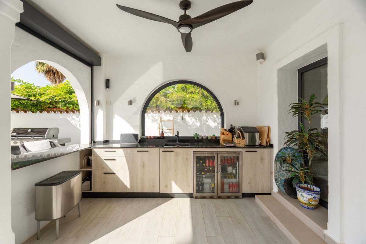 5 Bed Detached Villa in Nueva Andalucía